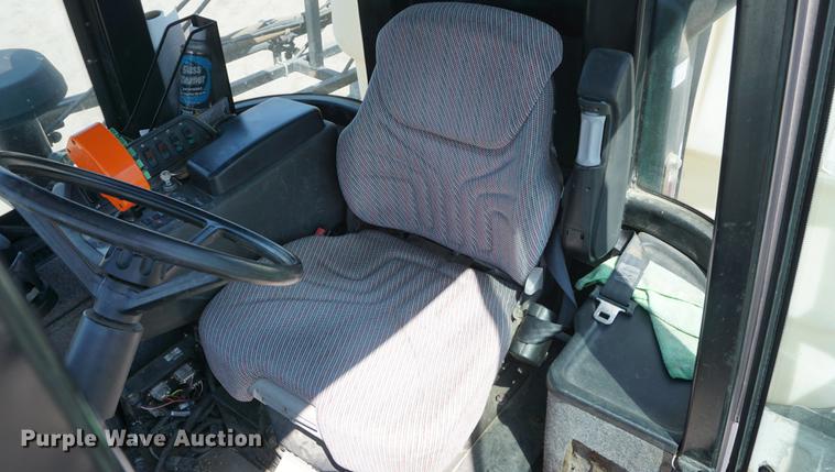 image for item DE3297 2005 SpraCoupe 7650 sprayer