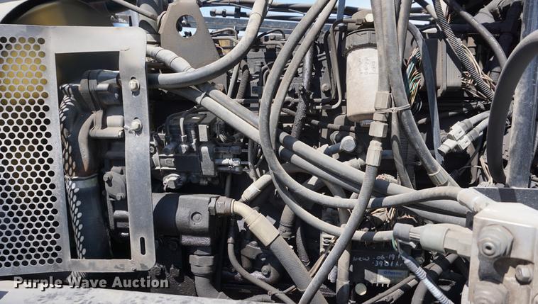 image for item DE3297 2005 SpraCoupe 7650 sprayer