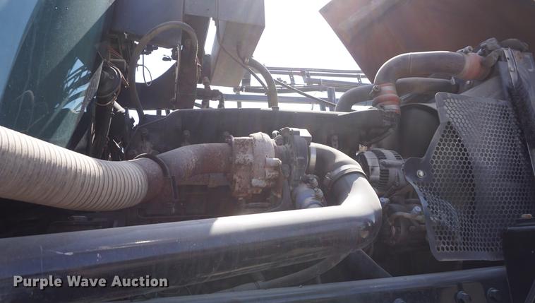 image for item DE3297 2005 SpraCoupe 7650 sprayer