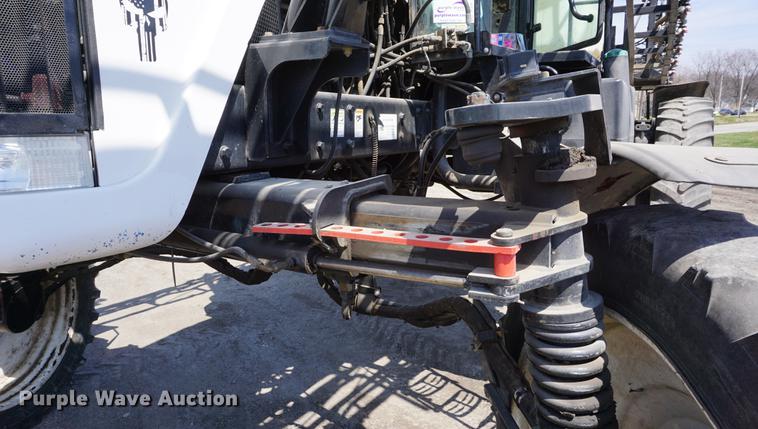 image for item DE3297 2005 SpraCoupe 7650 sprayer