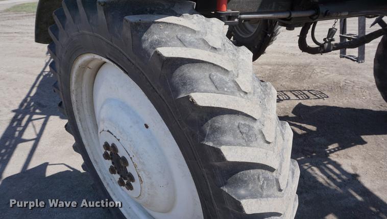 image for item DE3297 2005 SpraCoupe 7650 sprayer