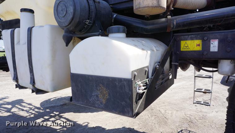 image for item DE3297 2005 SpraCoupe 7650 sprayer