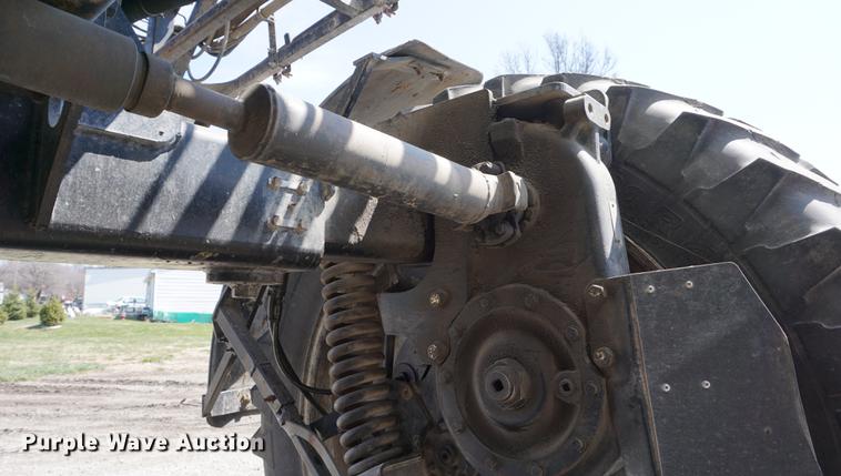 image for item DE3297 2005 SpraCoupe 7650 sprayer