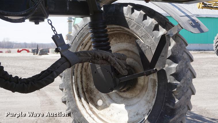 image for item DE3297 2005 SpraCoupe 7650 sprayer