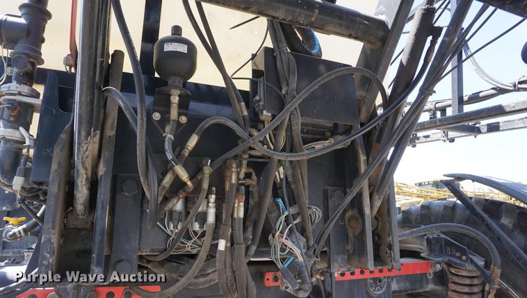 image for item DE3297 2005 SpraCoupe 7650 sprayer