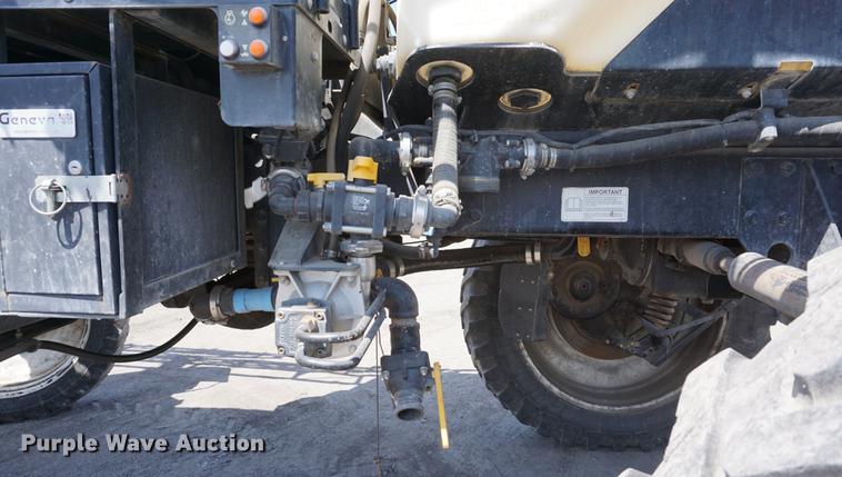 image for item DE3297 2005 SpraCoupe 7650 sprayer