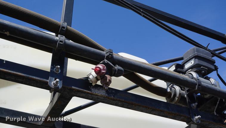 image for item DE3297 2005 SpraCoupe 7650 sprayer