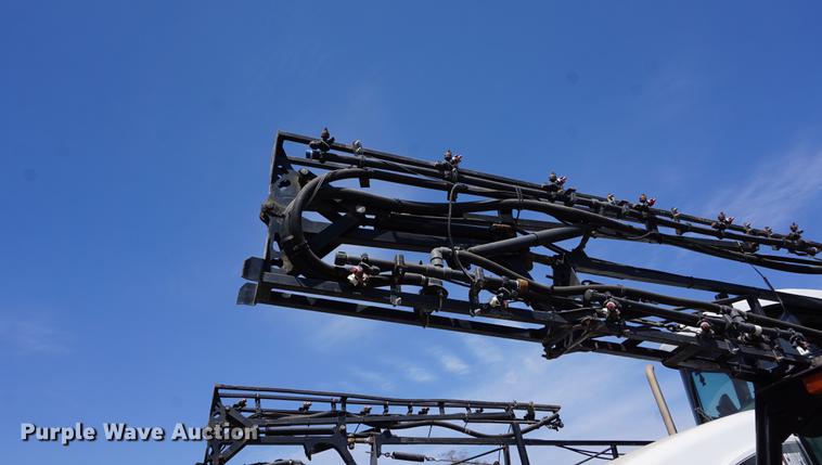 image for item DE3297 2005 SpraCoupe 7650 sprayer