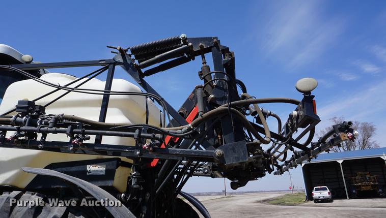image for item DE3297 2005 SpraCoupe 7650 sprayer