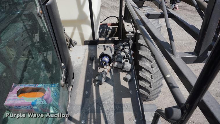 image for item DE3297 2005 SpraCoupe 7650 sprayer