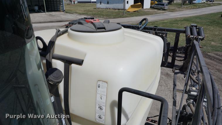 image for item DE3297 2005 SpraCoupe 7650 sprayer