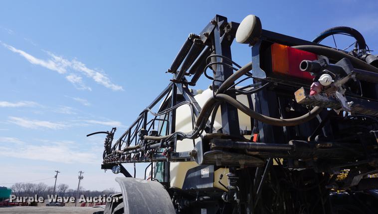 image for item DE3297 2005 SpraCoupe 7650 sprayer