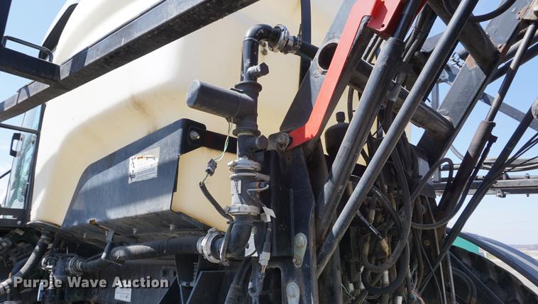 image for item DE3297 2005 SpraCoupe 7650 sprayer