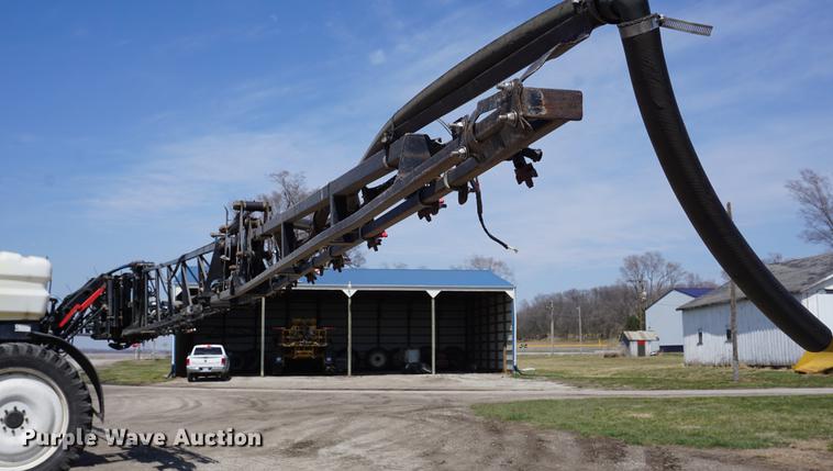 image for item DE3297 2005 SpraCoupe 7650 sprayer