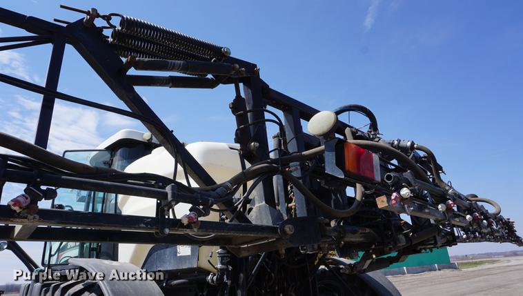 image for item DE3297 2005 SpraCoupe 7650 sprayer