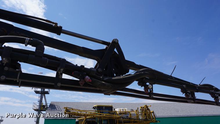 image for item DE3297 2005 SpraCoupe 7650 sprayer