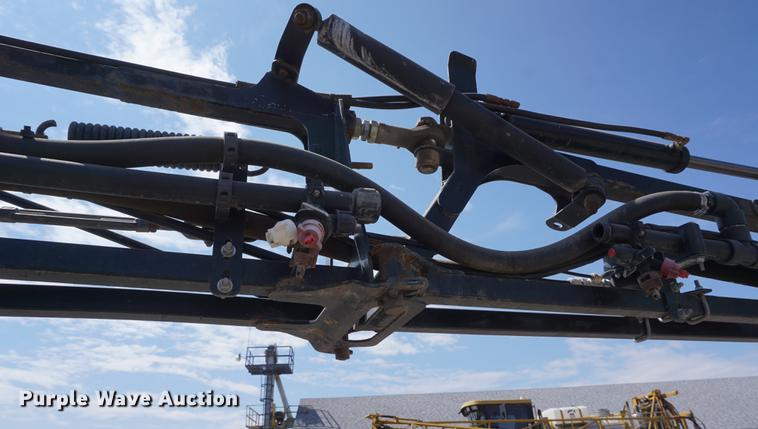 image for item DE3297 2005 SpraCoupe 7650 sprayer