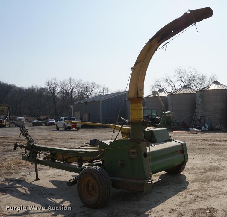 image for item DE3300 John Deere 3960 forage harvester