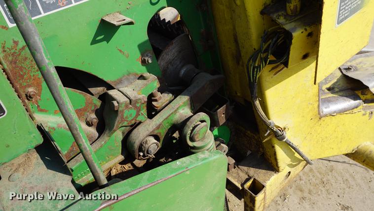 image for item DE3300 John Deere 3960 forage harvester