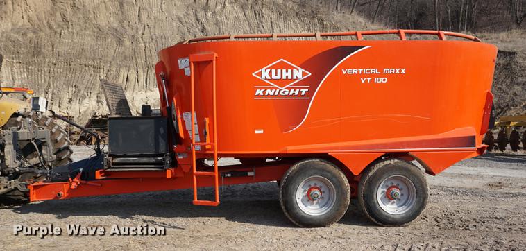 image for item DE3301 2012 Kuhn Knight VT180 vertical feed mixer