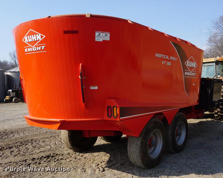 image for item DE3301 2012 Kuhn Knight VT180 vertical feed mixer