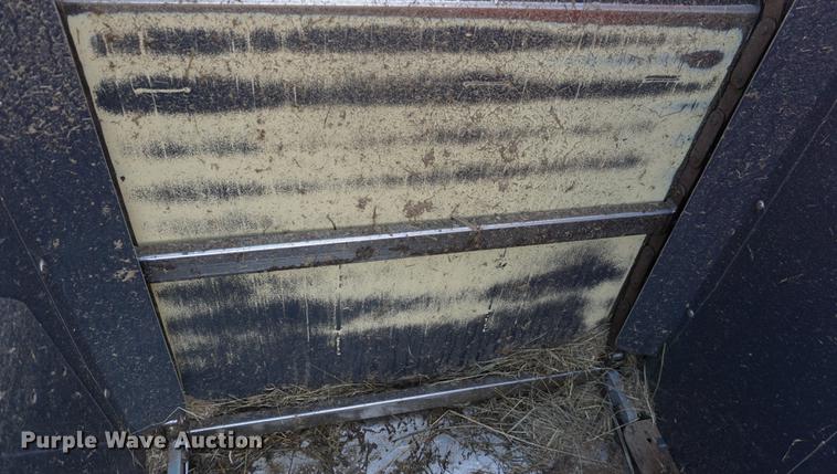 image for item DE3301 2012 Kuhn Knight VT180 vertical feed mixer