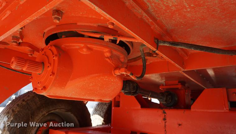 image for item DE3301 2012 Kuhn Knight VT180 vertical feed mixer