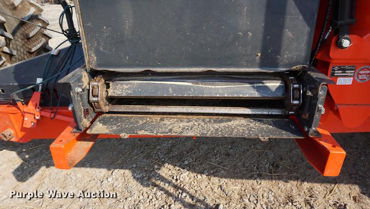 image for item DE3301 2012 Kuhn Knight VT180 vertical feed mixer