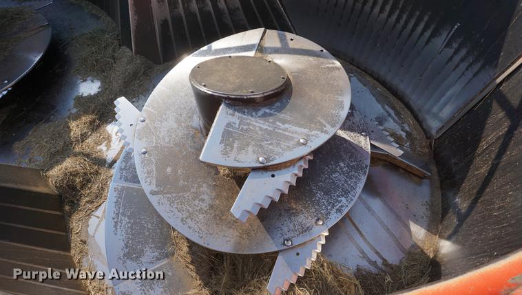 image for item DE3301 2012 Kuhn Knight VT180 vertical feed mixer