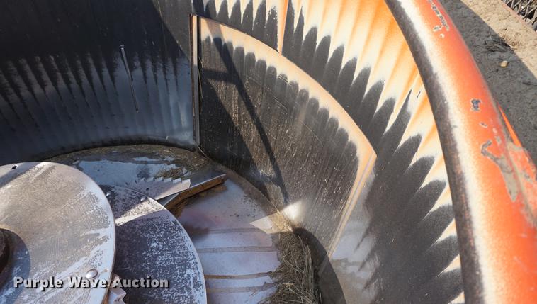 image for item DE3301 2012 Kuhn Knight VT180 vertical feed mixer