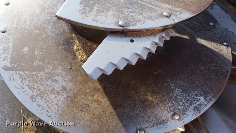 image for item DE3301 2012 Kuhn Knight VT180 vertical feed mixer