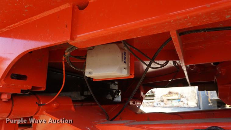 image for item DE3301 2012 Kuhn Knight VT180 vertical feed mixer