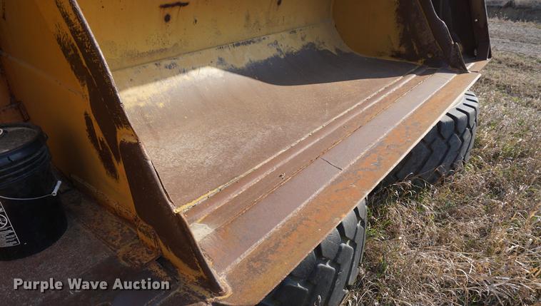image for item DE3302 Caterpillar loader bucket