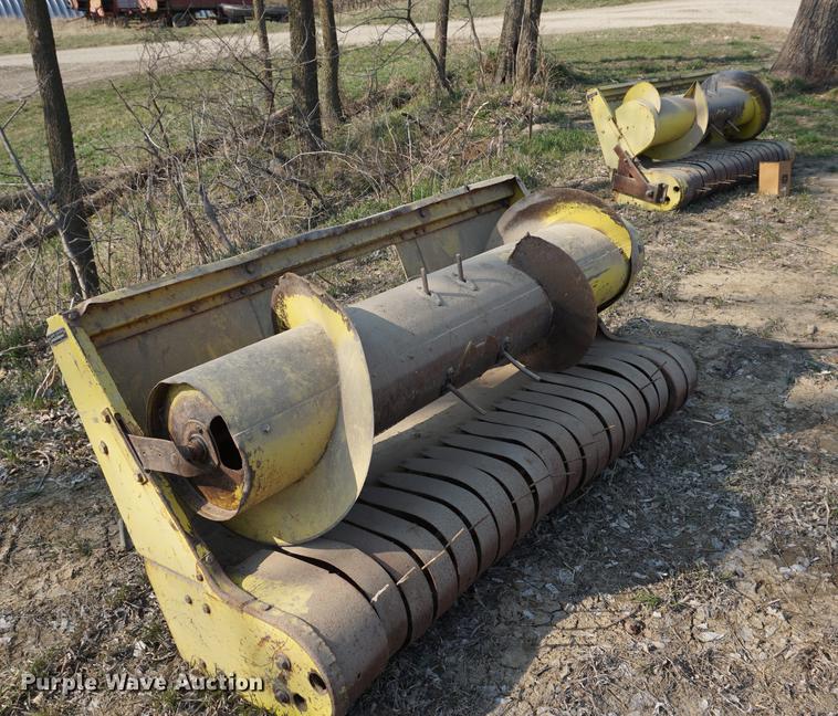 image for item DE3303 (2) John Deere pickup heads