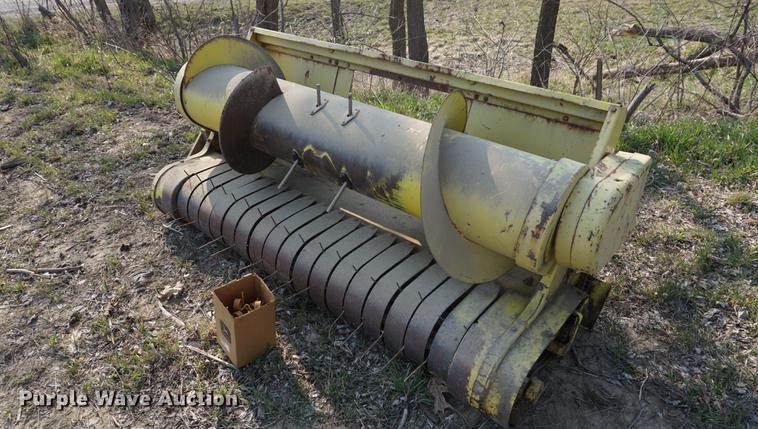 image for item DE3303 (2) John Deere pickup heads