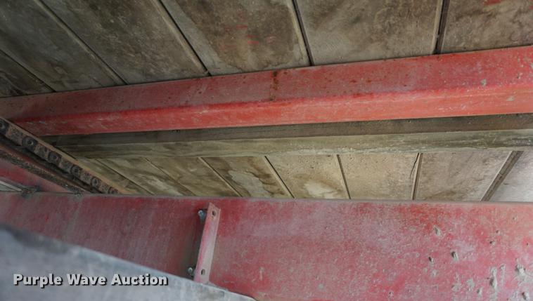 image for item DE3306 1995 Gehl BU970 forage wagon