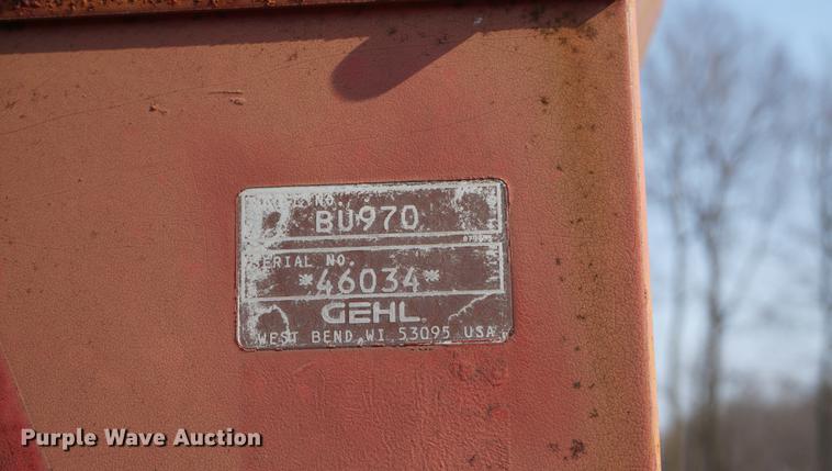 image for item DE3306 1995 Gehl BU970 forage wagon