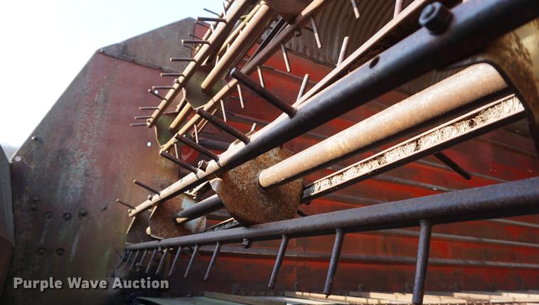 image for item DE3307 1976 Cobey 5000A forage wagon