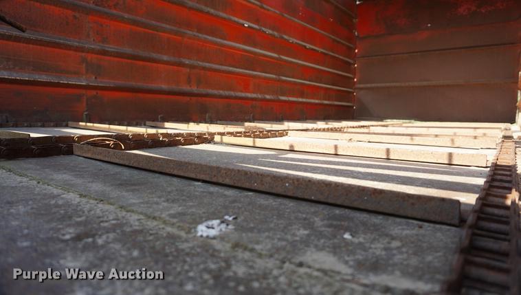 image for item DE3307 1976 Cobey 5000A forage wagon