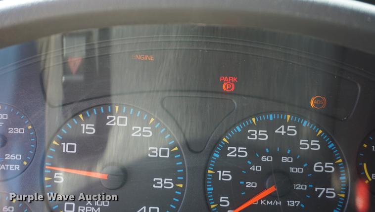 image for item DE3327 2003 International 7400 silage truck