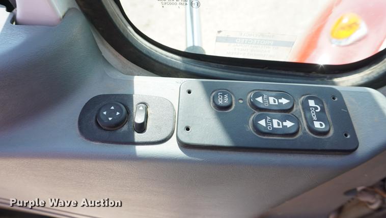 image for item DE3327 2003 International 7400 silage truck