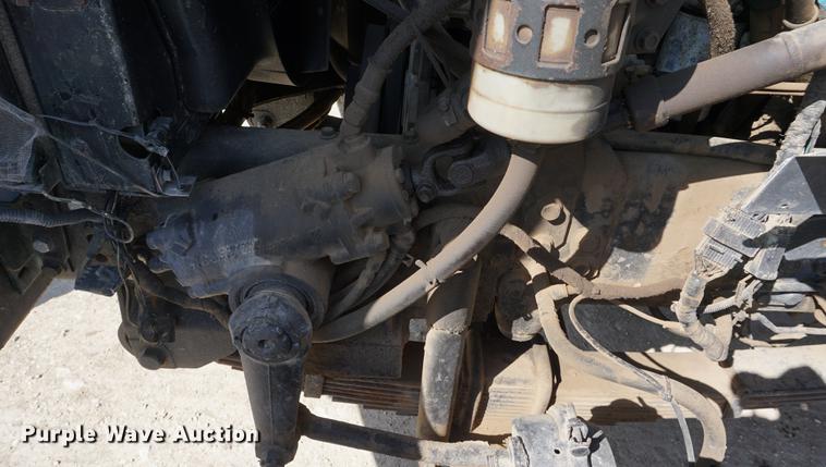 image for item DE3327 2003 International 7400 silage truck