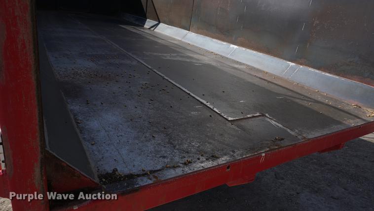 image for item DE3327 2003 International 7400 silage truck