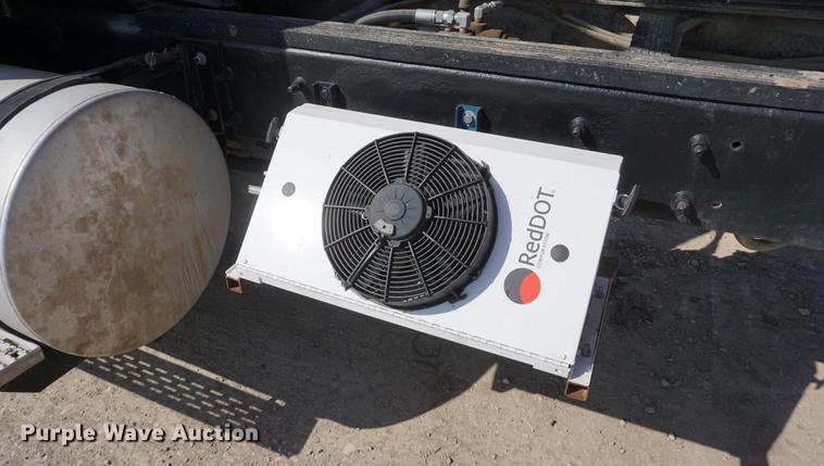 image for item DE3327 2003 International 7400 silage truck