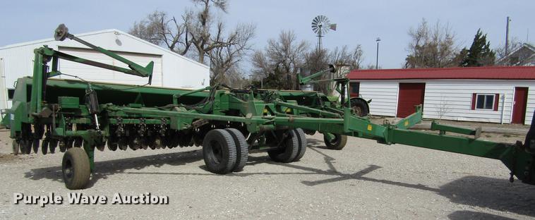 image for item DE6710 Great Plains 2SNT30 Solid Stand no-till grain drill