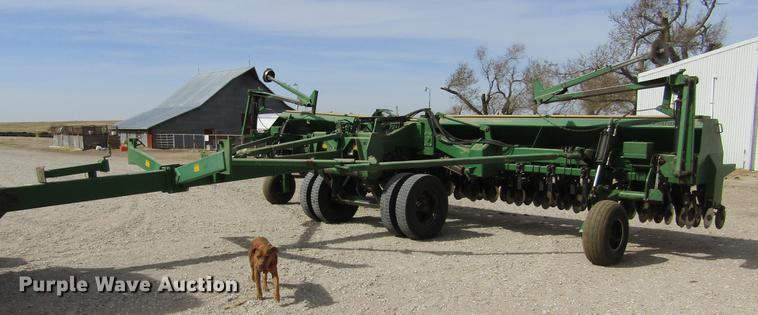 image for item DE6710 Great Plains 2SNT30 Solid Stand no-till grain drill