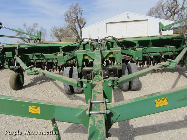 image for item DE6710 Great Plains 2SNT30 Solid Stand no-till grain drill