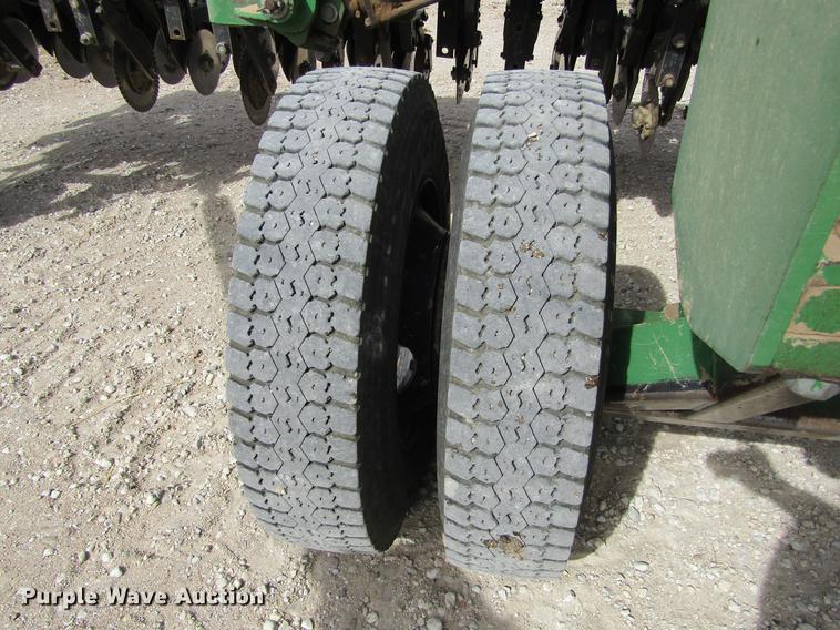 image for item DE6710 Great Plains 2SNT30 Solid Stand no-till grain drill