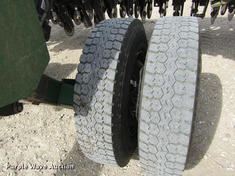 image for item DE6710 Great Plains 2SNT30 Solid Stand no-till grain drill