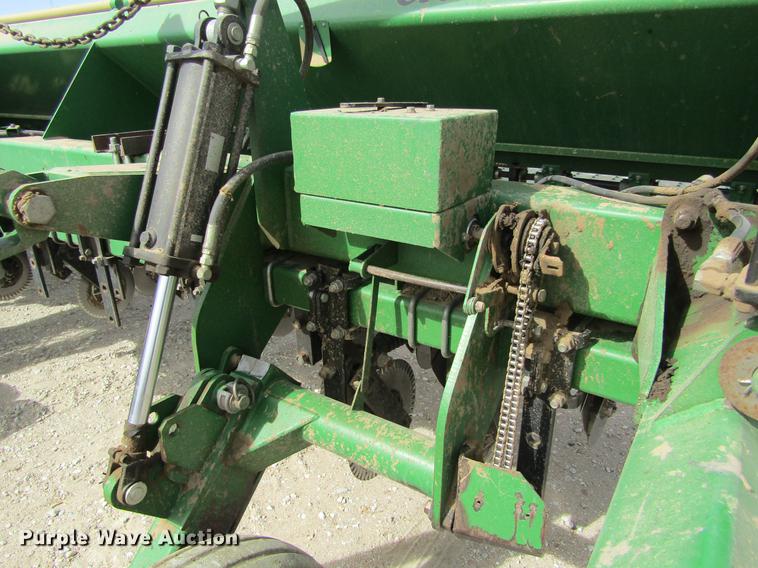 image for item DE6710 Great Plains 2SNT30 Solid Stand no-till grain drill